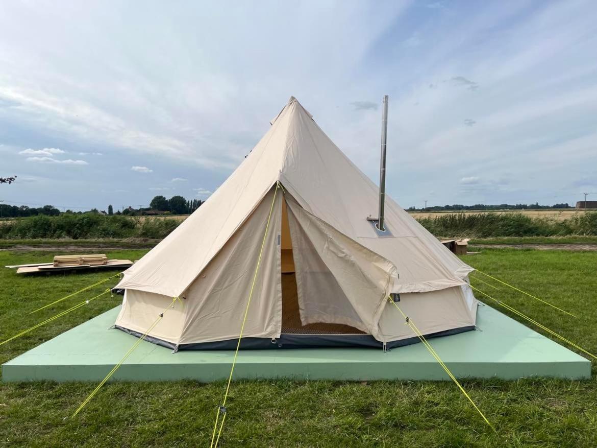 Вілла Boyce Fen Farm Retreat Glamping & Fishery Вісбіч Екстер'єр фото